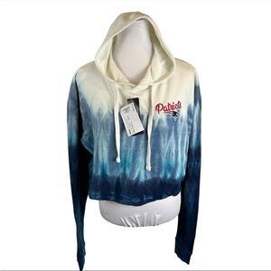 New England Patriots Cropped Hoodie Dip Dye NWT - Size Large